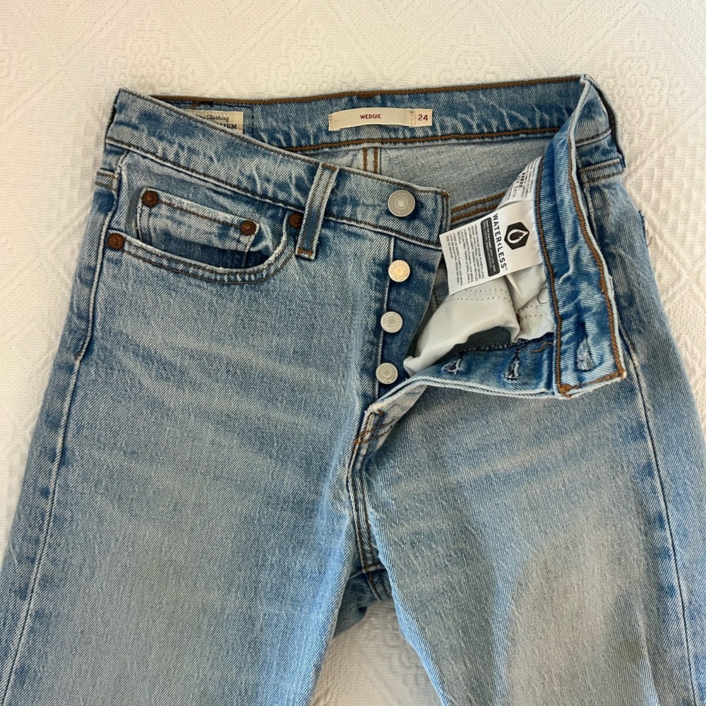 Levi's Women's Wedgie Straight Jean